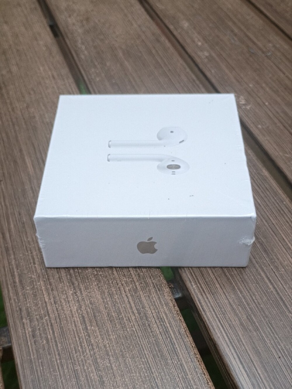 Apple White Wireless Earbuds in Sealed Box